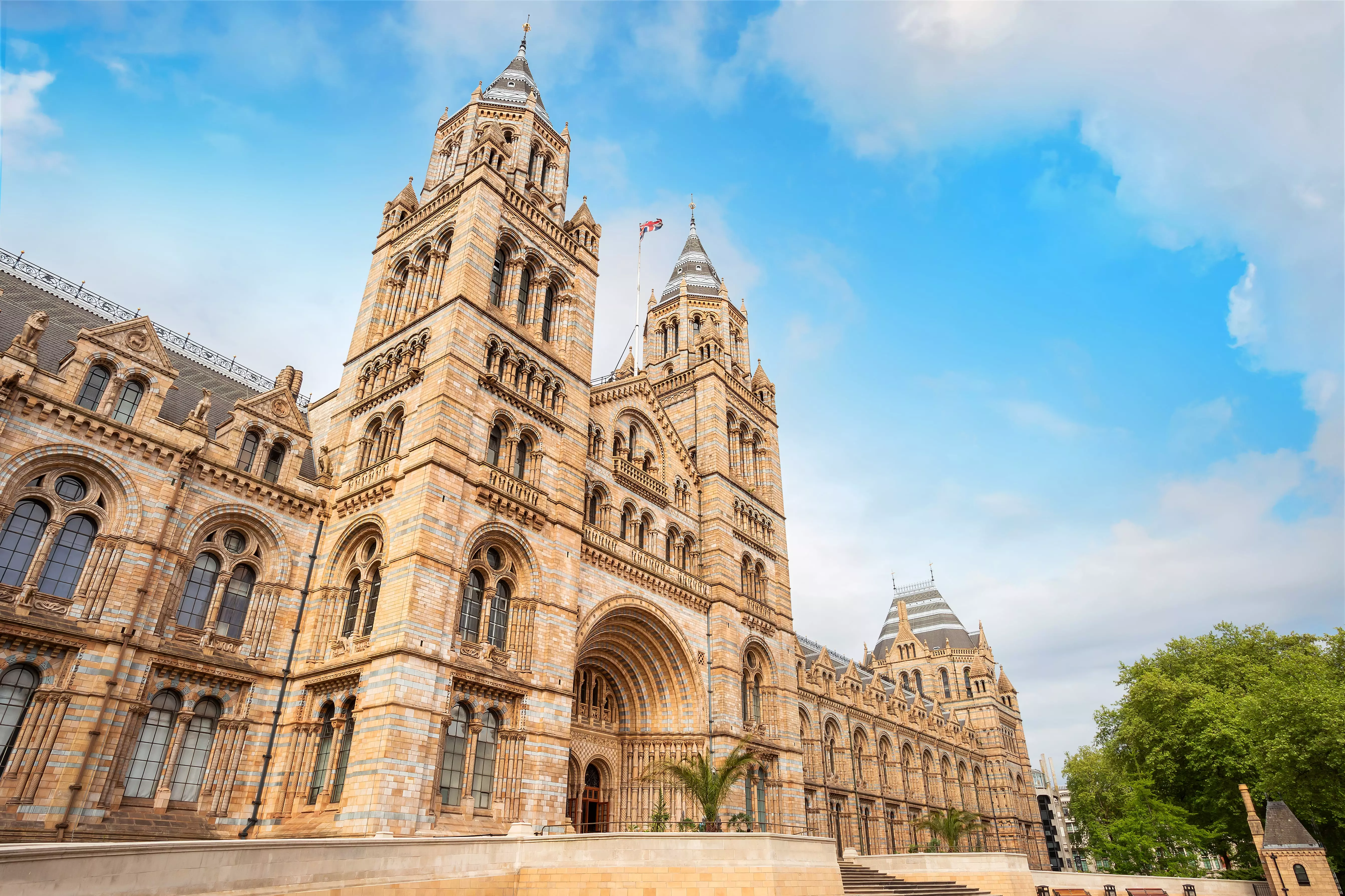 The front entrance of the Natural History Museum.